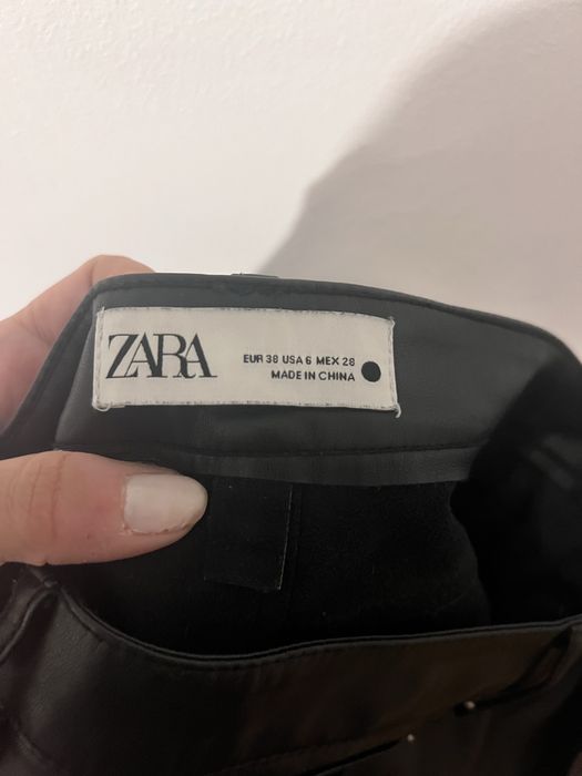 Pantaloni imitatie piele