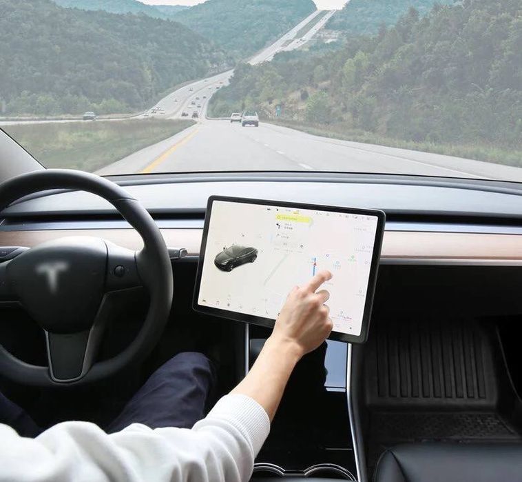 Tesla 3/Y LCD табло . Оригинальные запчасти под заказ.