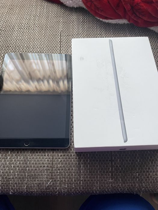 Таблет Apple iPad 6th Generation Wi Fi 32GB GSM iPhone Nike Jordan