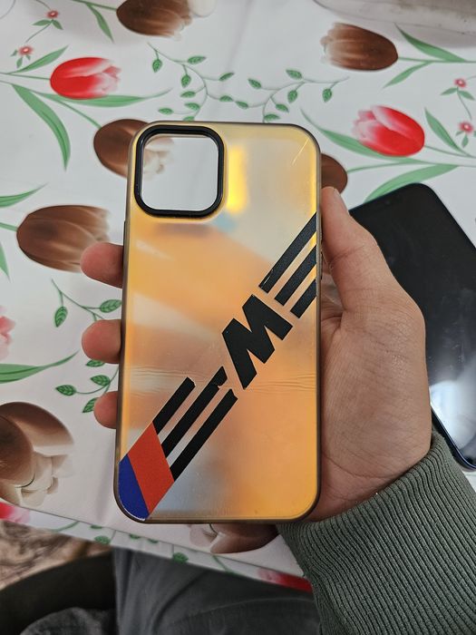 Vand iphone 12  garantie 2 ani