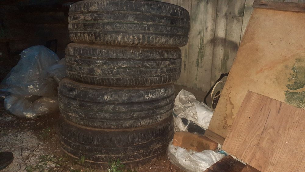 Продам резину 165×65 R15