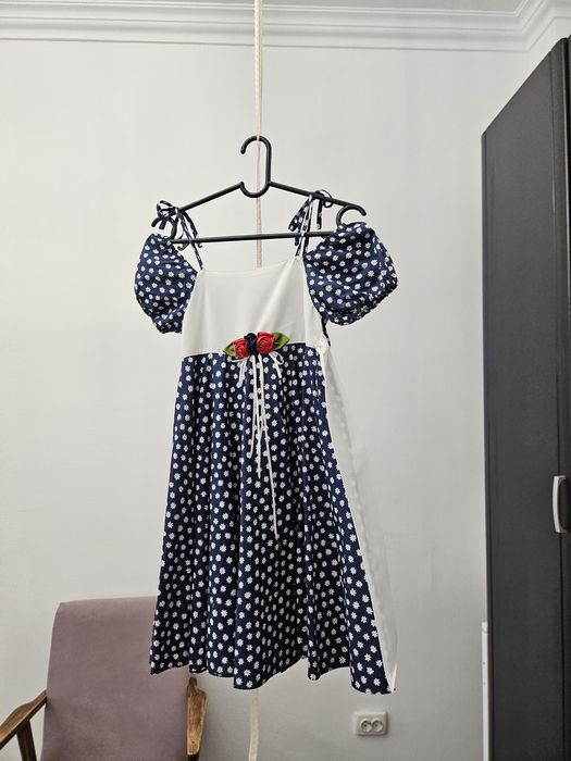 Продам платья на девочку 6-10 лет