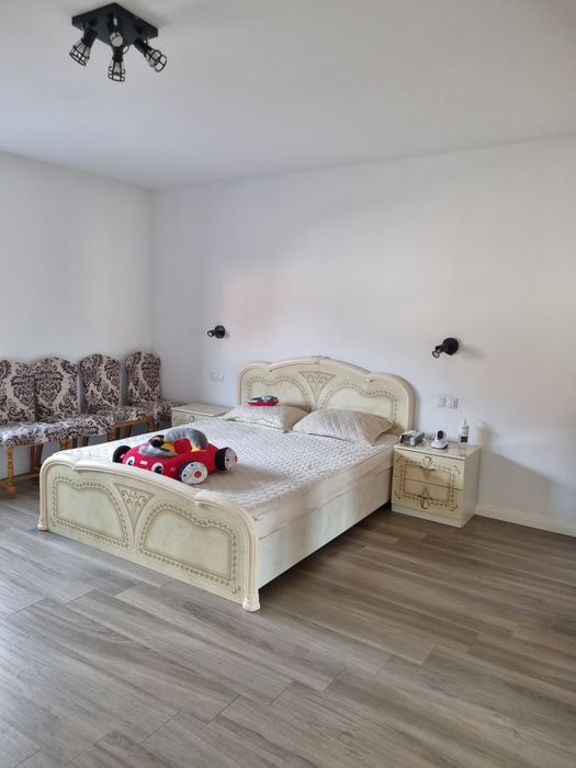 Casă +axexa+teren generos, zona 14 Mai