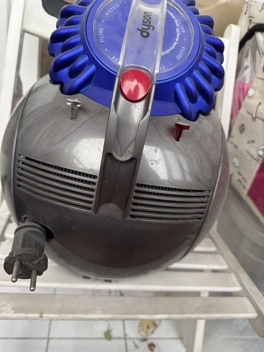 Продам пылесос dyson big bal
