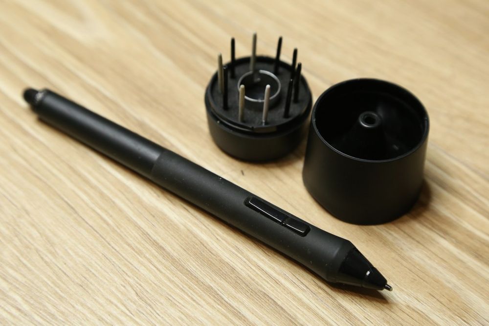 Wacom Intuos Pro Pen and Touch M.
