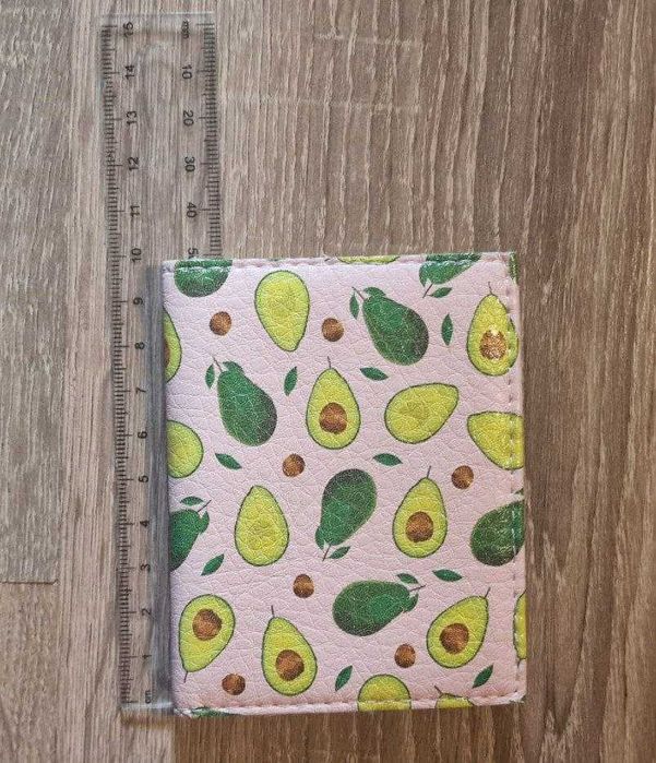 portofel cu avocado cu breloc pepene moale