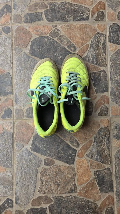 Adidasi de fotbal nike tiempo