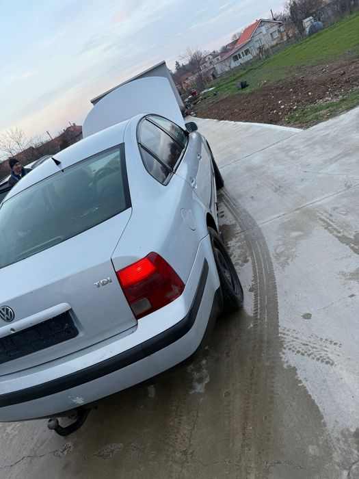 Продава се на части