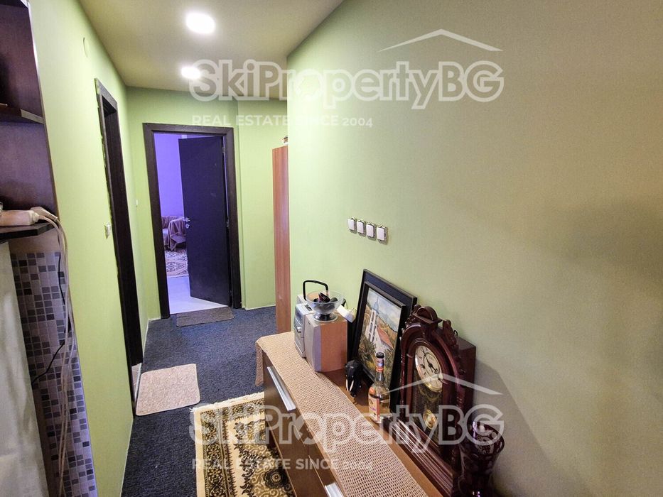 Двустаен апартамент с паркомясто и добра локация в Банско!
