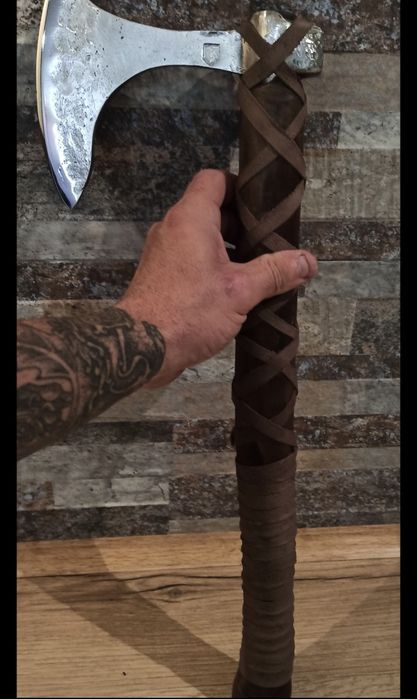 Викингска кована бойна брадва