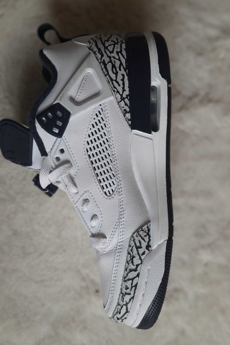 Jordani albi Spizike Low Bg