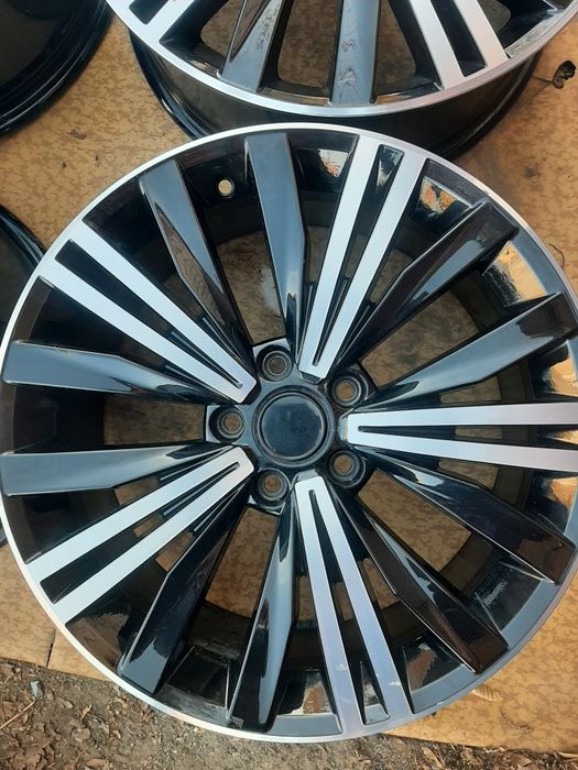 Продам диски р18 оригенал.