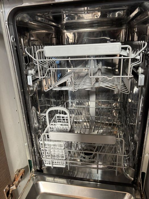 Masina de spalat vase whirpool perfect functionala