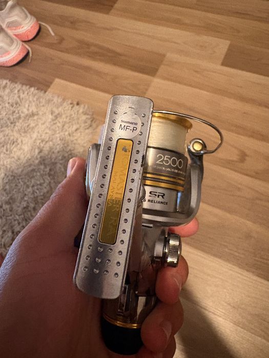 Vând 2 mulinete Shimano, în stare foarte bună de funcționare. Se vând împreună cu un tambur de rezervă Shimano, exact cum se vede în poze.