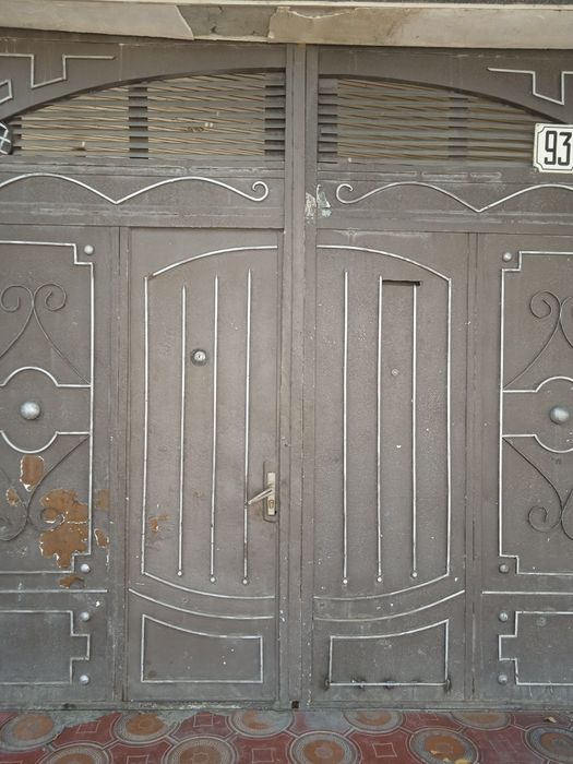 Темир эшиклар катта ва кичик