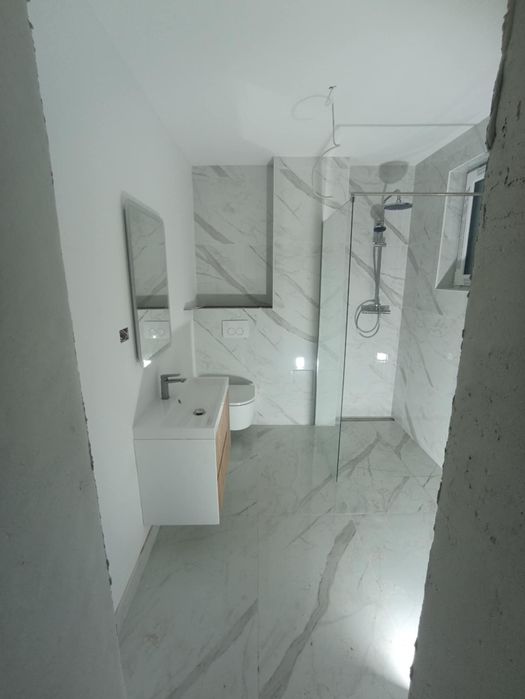 Instalatii electrice - montaj aparataje (lustre, candelabre,prize etc)