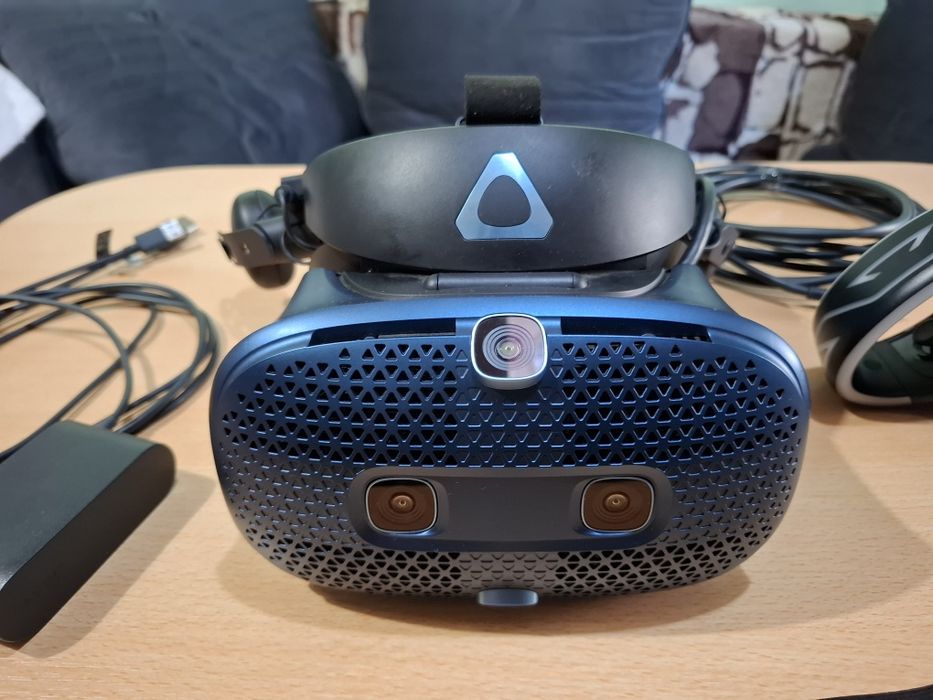 KIT / SET Cască VR HTC Vive Cosmos.