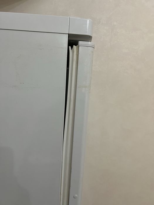 Продается морозильная камера Indesit