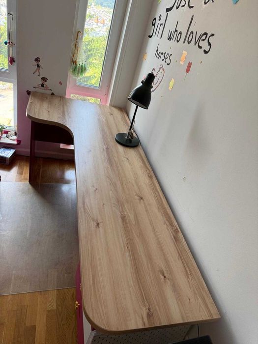 Birou ergonomic în formă de L pentru copii/tineret, blat spațios + sertare, stare excelentă