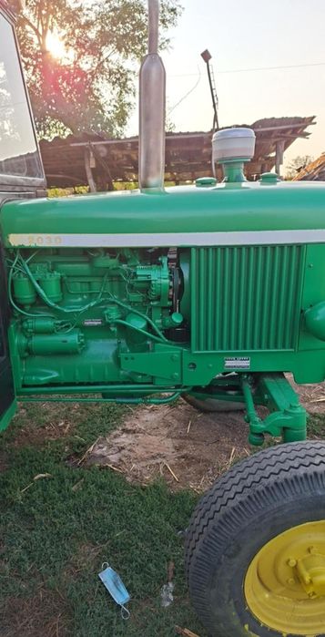 Vând John deere 2030,68 cai putere cu plug și disc