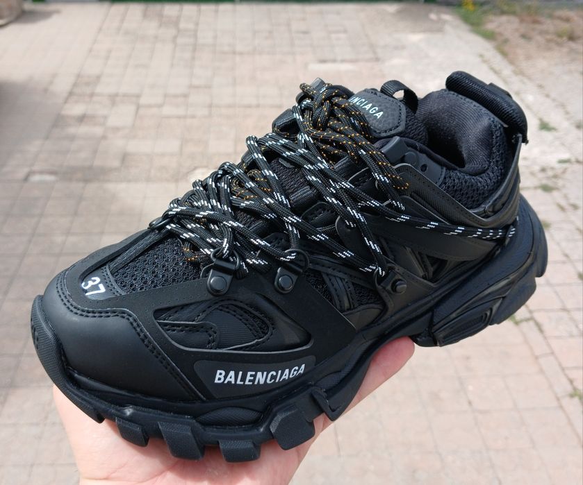 Balenciaga track