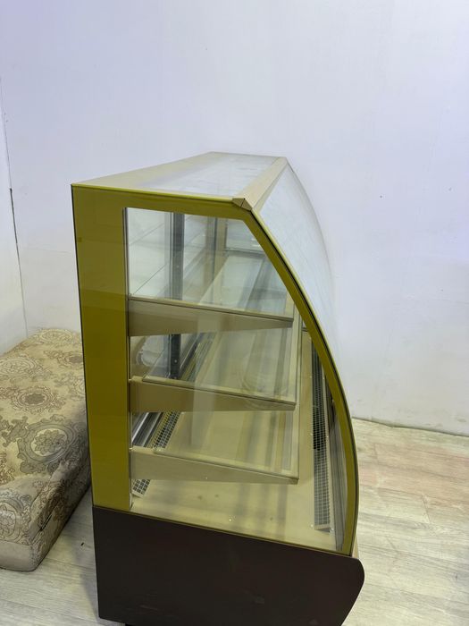 Витринный холодильник