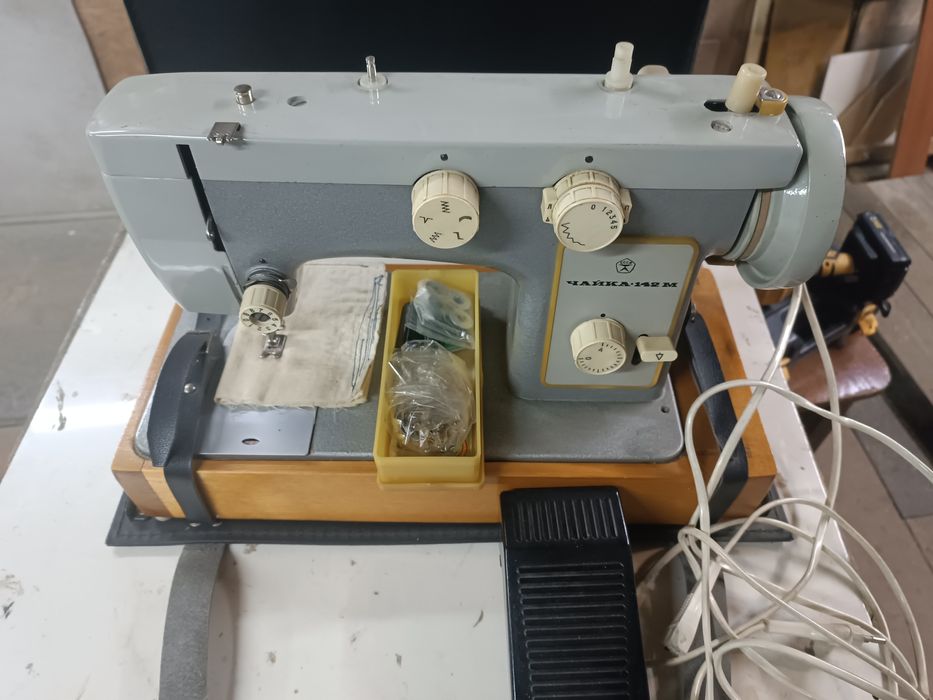 Продам швейную машину