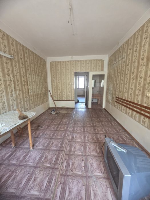 Chilonzor kvartira 19kvartil no turar  joy 5 etaj 1 etaj. 50.000$