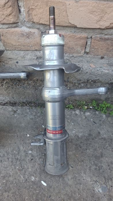 Продам амортизаторы сс20 на калину, приору, гранту