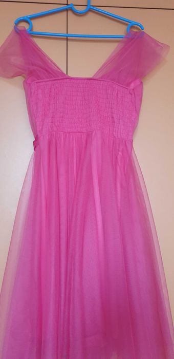 Прекрасна рокля за повод или вечеря