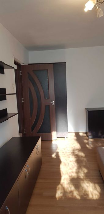 Apartament 2 camere de închiriat!