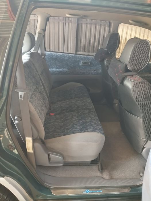 Продам машину Toyota Ipsum