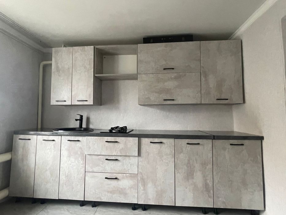 Кухонный гарнитур в хорошем состоянии