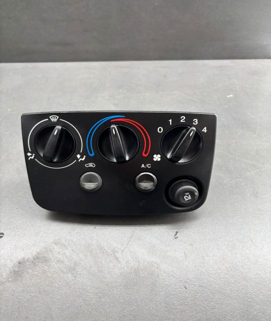 Comanda clima Ford Focus prima generatie