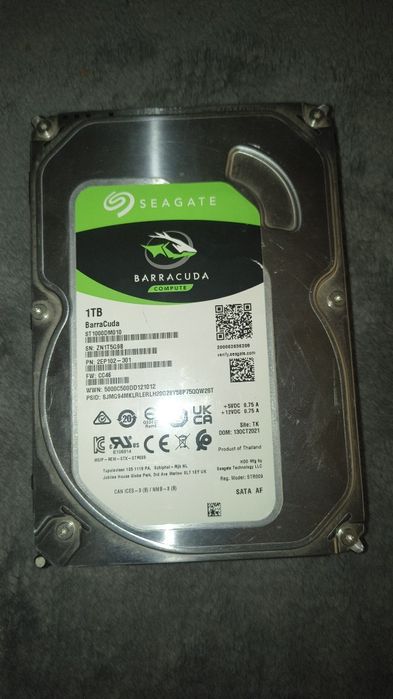 Hard disk intern Seagate BarraCuda 1TB, ideal pentru PC sau upgrade de stocare.