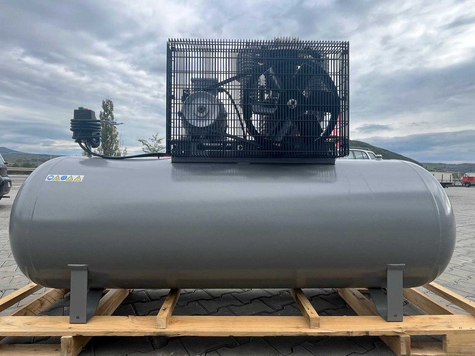 Compresor aer cu piston - NOU, Power System 5.5Kw/7.5Hp/500 L Cod 052