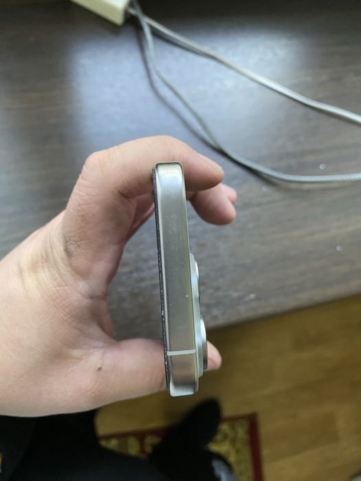 Продаю iphone 15 pro 256