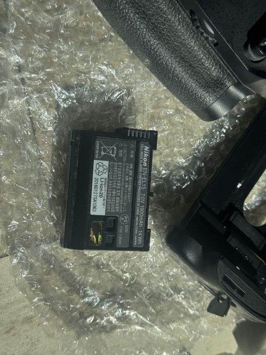 Nikon MB-D17 Grip ( si baterie inclusa)