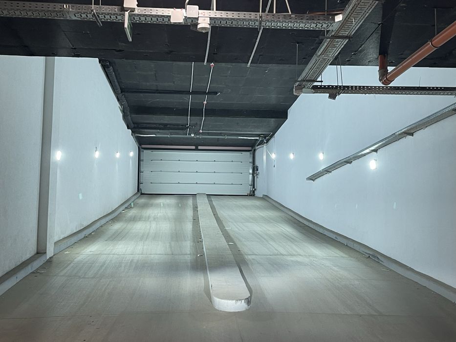 Дава се под наем Гараж / Паркомясто в София, Яворов - 18 кв.м за 100 € - Снимка #1