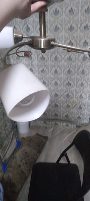 Продам люстру б/у в хорошем состояний