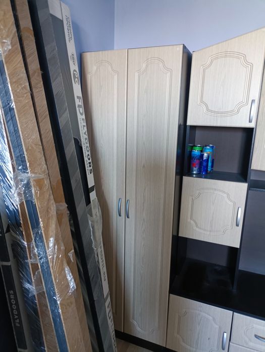 Продам шкаф-стенка из трёх секций