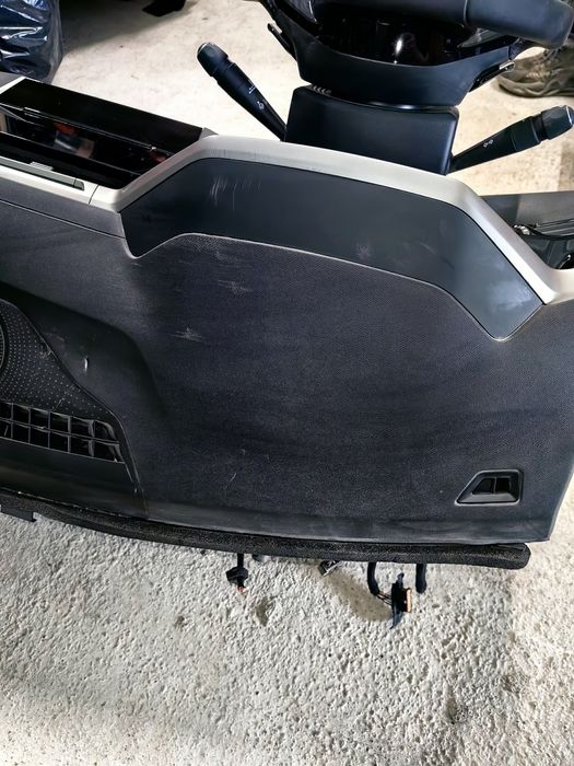 Арматурно табло с ляв еър бег за Peugeot 408 / Пежо 408 2024г