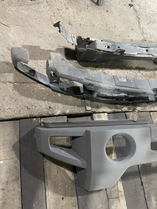 Бампер Hummer H3 оригинал с усилителем