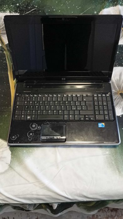 Laptop HP cpu i3  4 gb ram .