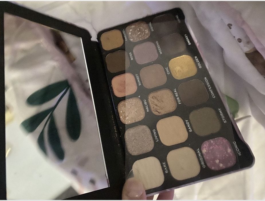paleta fard revolution noua