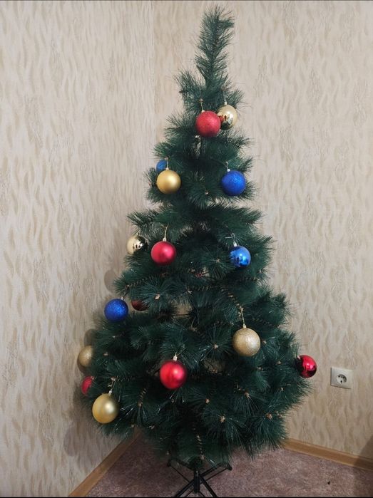 Продам Ёлку , высота 180.