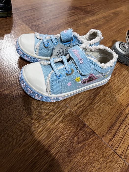 Маратонки от затворен склад