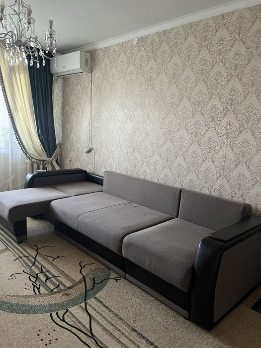 Продам диван трансформер в хорошем состояний.