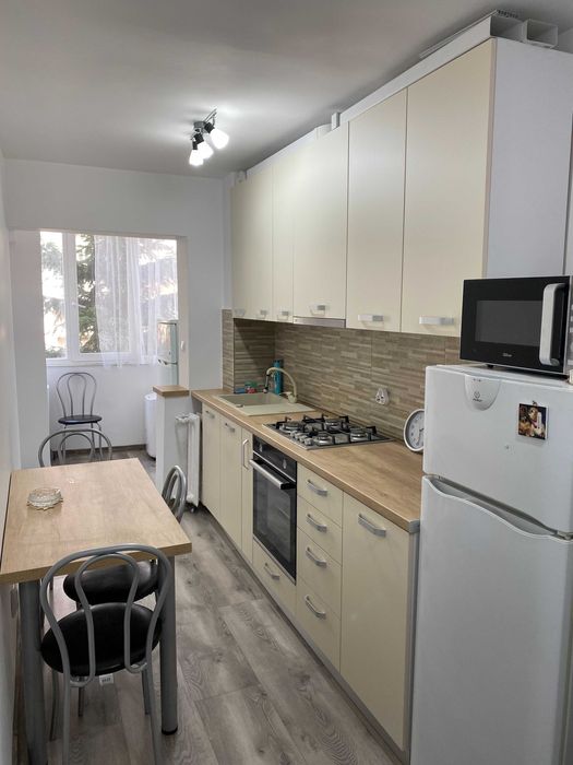 Garsoniera decomandata (31 mp) in Oradea, Piata Rogerius