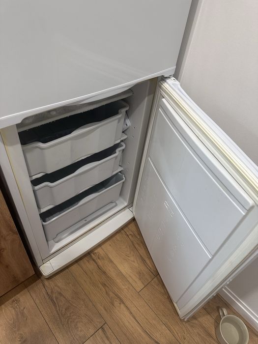 продам холодильник